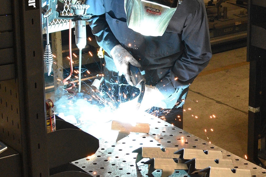 Manual welding on Flextur welding table
